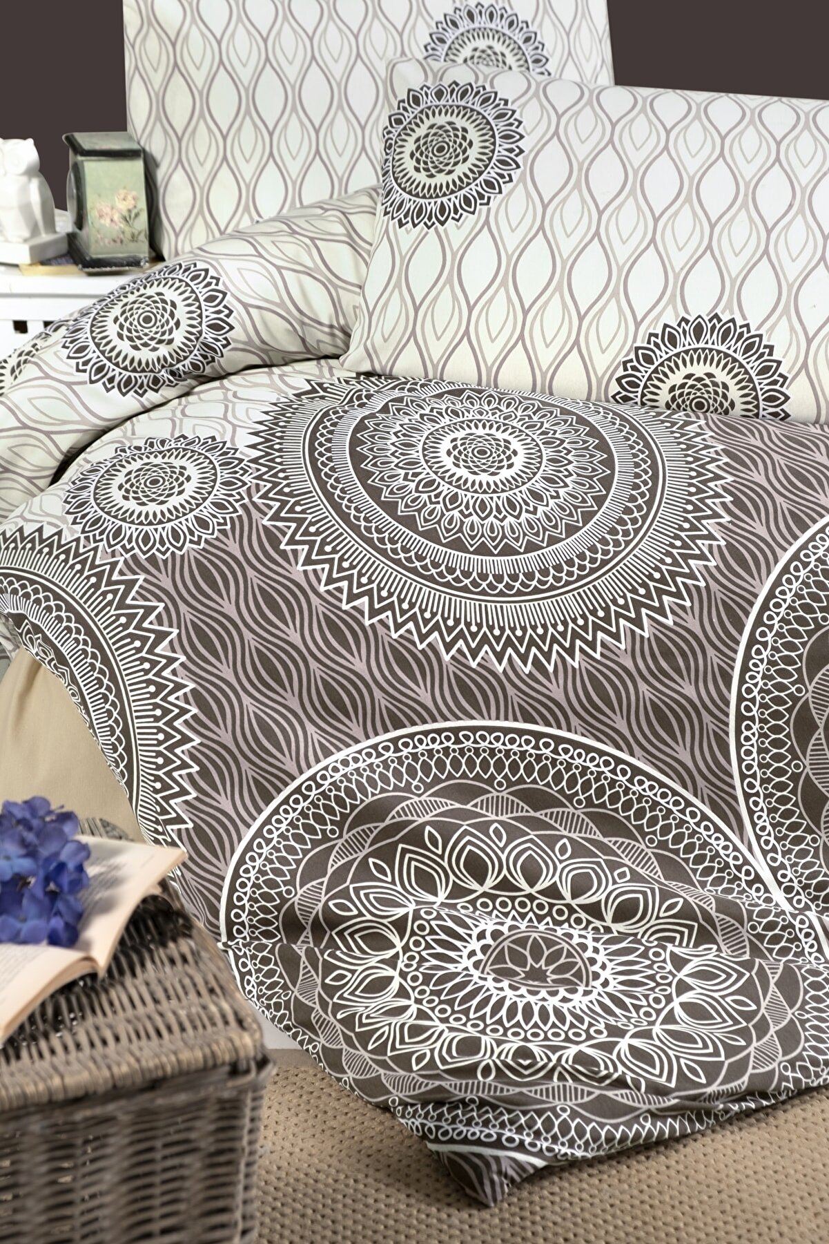 Mandala Elegance
