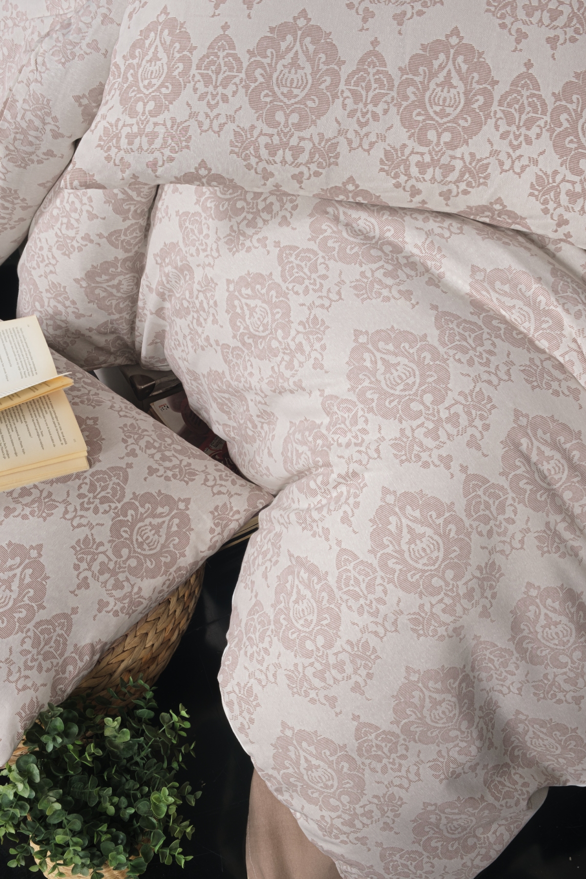 Majestic Damask
