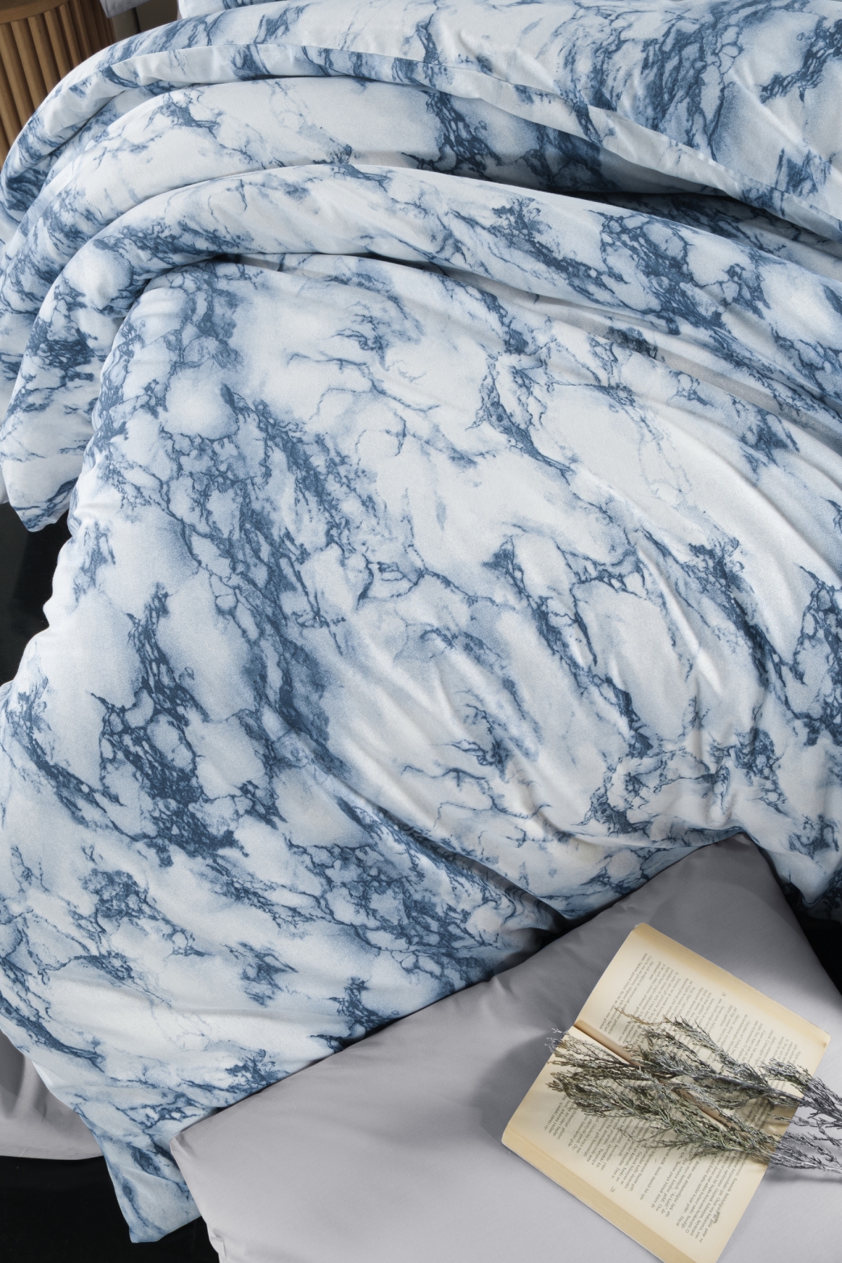 Azure Marble Mavi