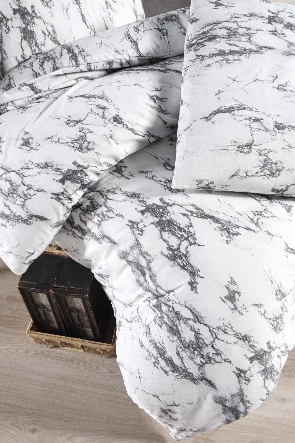 Azure Marble Siyah